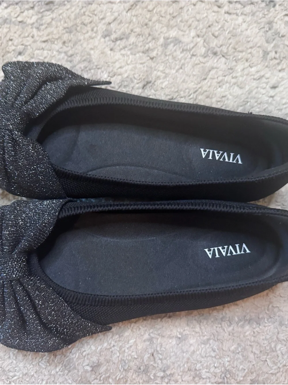 Vivaia black pointed